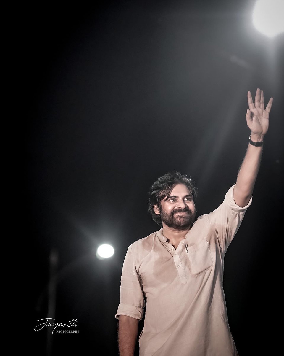 KarniSrikanth's tweet photo. @PawanKalyan #APNeedsPawankalyan https://t.co/UaN7roi5Qo