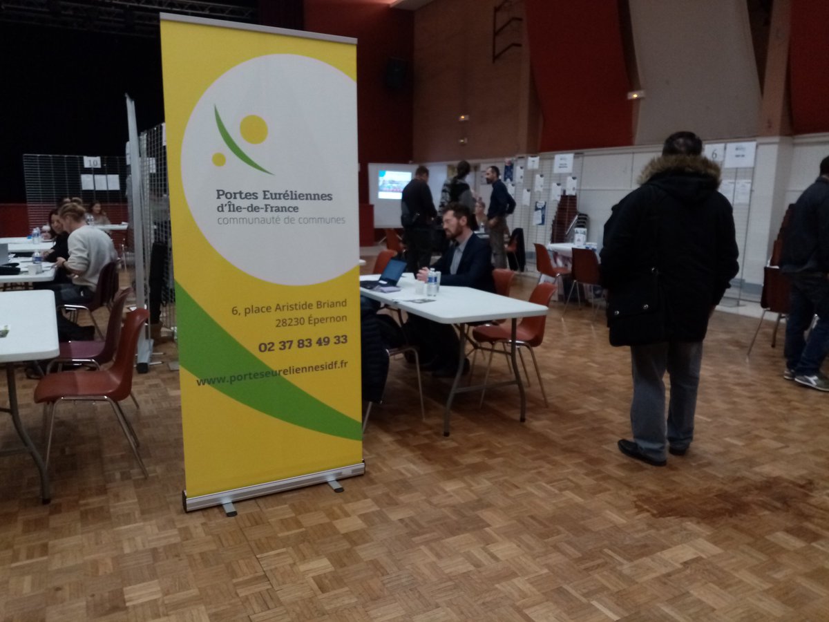 vlnchartres's tweet photo. Job dating à Auneau @avecpoleemploi, @porteseureliennes et @eurelien entre 15 entreprises et des chercheurs d'@emploi. Des postes peu qualifiés pour accélérer leur insertion / découverte des metiers par la réalité virtuelle  / conseils / coaching @F_Gaussens https://t.co/1AQbqaoaSQ