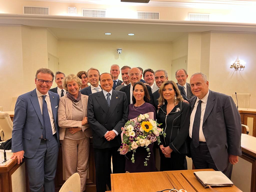 Ringrazio il presidente <a href="/berlusconi/">Silvio Berlusconi</a> per avermi indicato come capogruppo di <a href="/forza_italia/">Forza Italia</a> a Palazzo Madama e tutti i senatori che hanno accolto questa proposta all’unanimità. 
Ci aspetta un lavoro duro e impegnativo, ma certamente anche emozionante, che porteremo avanti insieme.