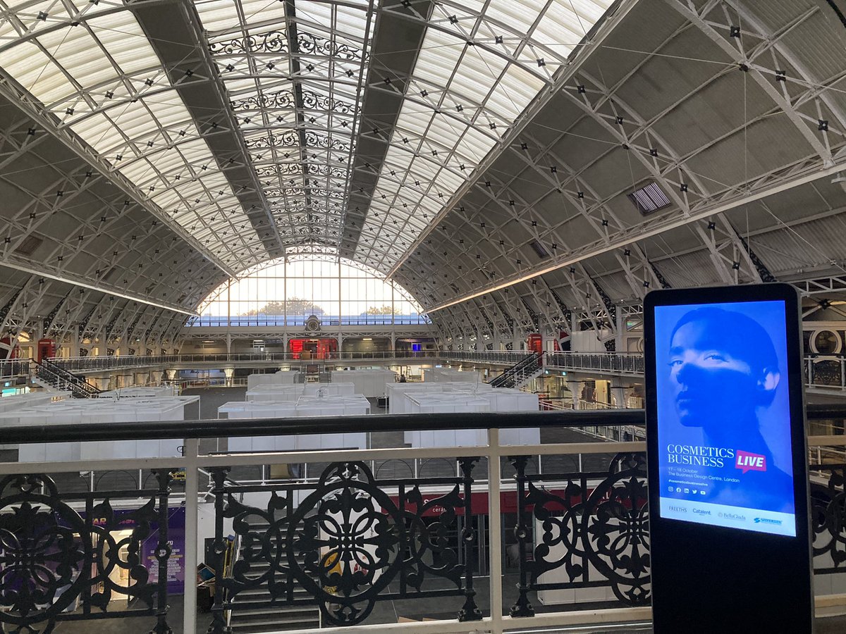 Dr_K_Neumann's tweet photo. What a nice event at @cb_beautynews live at the beautiful #Businessdesigncenter in #London for @My_Microbiome 🧴 https://t.co/iQCPR84LOk
