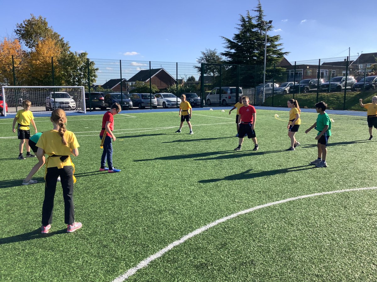 MrBeaumont1997's tweet photo. It’s the first intra-school competition of the year and it’s Class 8 vs Class 9 in #TagRugby 

After two games it’s 2-0 to Class 9! https://t.co/4vCUb8W2Eh