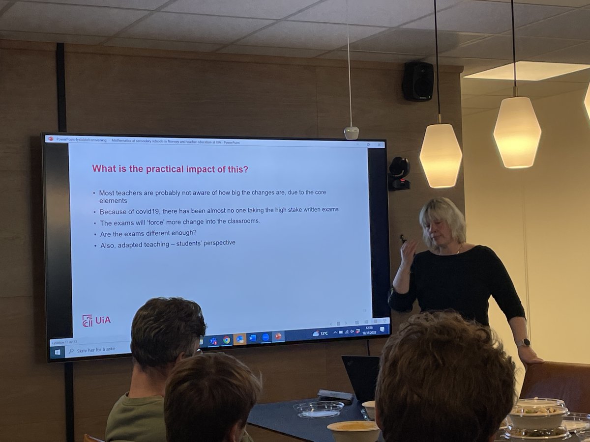 UiSIMF's tweet image. Educating the next generation of teachers 👩‍🏫👨‍🏫 in maths &amp;amp; physics is central. Today Linda Opheim @uiagder introduced the new school curriculum in Norway #LK20 &quot;Læreplaner – Kunnskapsløftet 2020&quot; &amp;amp; didactic changes. Insightful presentation to support teachers. @Kunnskapsdep @Udir
