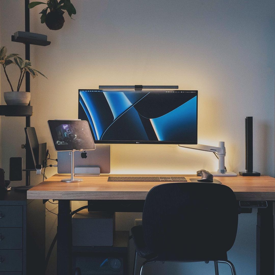 Modern Data Engineer Roadmap 2022/2023

Let me share with you an updated version of my Data Engineering Roadmap. This roadmap aims to give a complete picture of the modern data engineering landscape and serve as a study guide for aspiring data engineers.

[Thread]