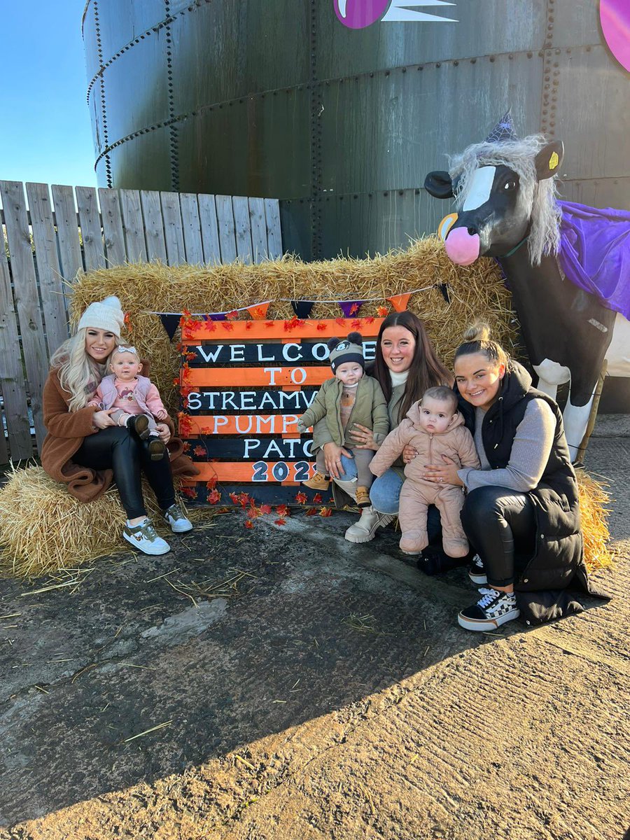 Alternatives_RJ's tweet photo. Our Greater Shankill young parents group took a day out to Streamvale farm for some parent &amp; baby time. Brilliant day cuddling all of the animals, meeting The Witch with a Twitch and picking our pumpkins at the pumpkin patch. 🎃🐮🐷🐑 #pumpkinpatch https://t.co/xJwbDigufH
