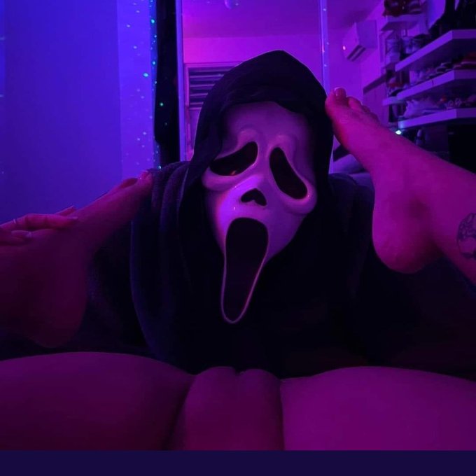 Green-And-Pink-Horny