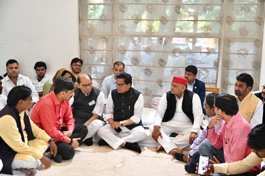 samajwadiparty's tweet photo. https://t.co/J1AReDO1ab