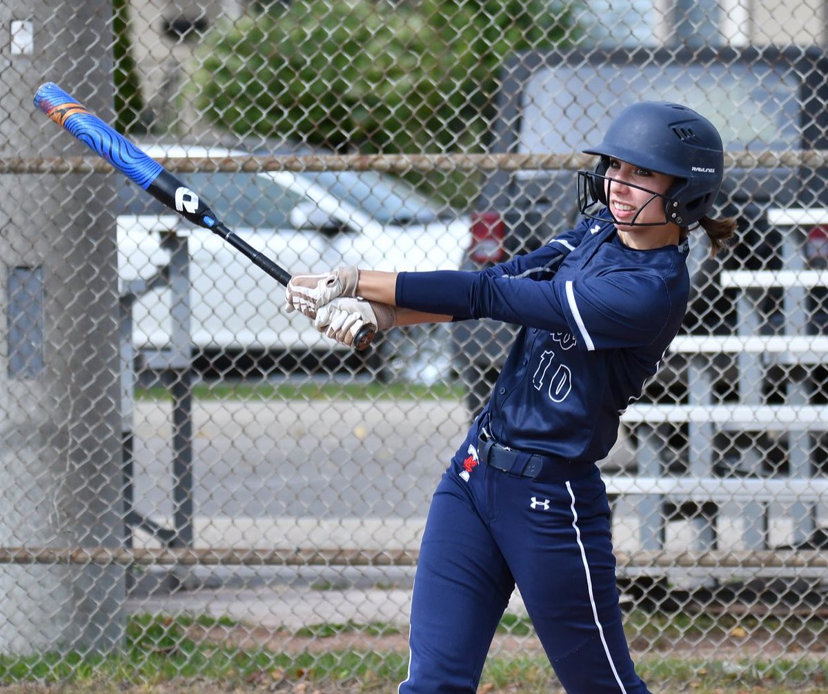 🌟Amelia Collet of @UofTsoftball is the Week 5 and final OUS Athlete of the Week of the 2022 season🌟 Full details ➡️ ontariouniversitysoftball.ca/athletes-of-th… @SoftballCanada @Varsity_Blues @AlsFastball