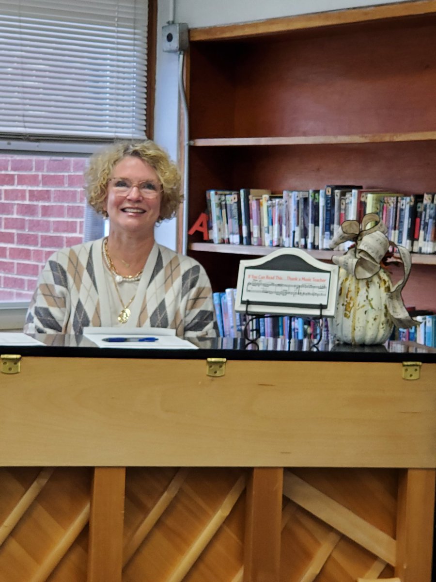 iwmsmac's tweet photo. Such a privilege to have the very gifted, Mrs. Wasmer back with us at IWMS!! We thank her for stepping up and fulfilling the chorus teacher position!! Welcome back, Mrs. Wasmer! @IW_Supe @IWMSRaiders @vivace7878 https://t.co/Ziu14ORNDe