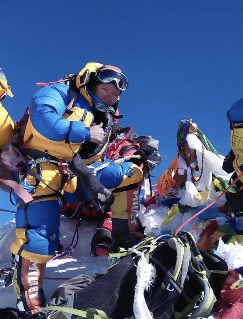 KrisAnnapurna's tweet image. Mingma Wangdi Sherpa died last night while returning from the summit of Ama Dablam.

He was a member of the rope fixing team of SST,an experienced climber with multiple summit records, including Everest.

He wanted to reach the summit alone while the other members made a retreat.