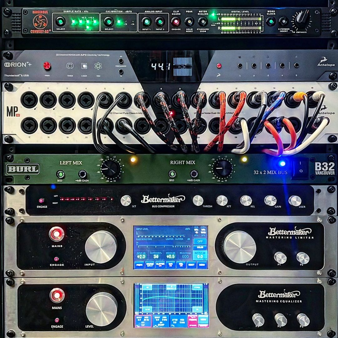 AntelopeAudio's tweet photo. Two is always better than one 💪🏼
📸: macvaughn on IG
#antelopeaudio #audiointerface #mp32 #preamp #orion32 #audiogear #audiophile #proaudio #recording #recordingstudio #audioproduction #musicproduction #audio #mastering #audioengineer #masteringengineer #geargoals #musicstudio https://t.co/jCDidJvRoy