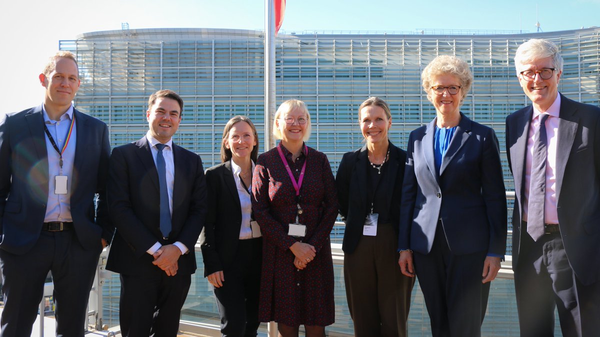 Mission of Norway to the EU (@norwayeu) on Twitter photo Fruitful discussions with @NorskHydroASA and CEO <a href="/AasheimHilde/">Hilde Merete Aasheim</a> today! Norway and 🇳🇴 businesses have great ambitions delivering on the #green transition, focusing on circular economy and raw materials, in cooperation with our partners in the #EU 🇪🇺 Fruitful discussions with @NorskHydroASA and CEO <a href="/AasheimHilde/">Hilde Merete Aasheim</a> today! Norway and 🇳🇴 businesses have great ambitions delivering on the #green transition, focusing on circular economy and raw materials, in cooperation with our partners in the #EU 🇪🇺