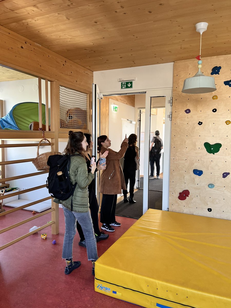 EmilyAssembly's tweet photo. Look at this. Huge playground next to elementary school. Kids can walk safely everywhere they need to go. In the bldg on the roof of co op has library, common room, play room, community garden and..: sauna!!!! #wheninwein https://t.co/z80UL15wRR