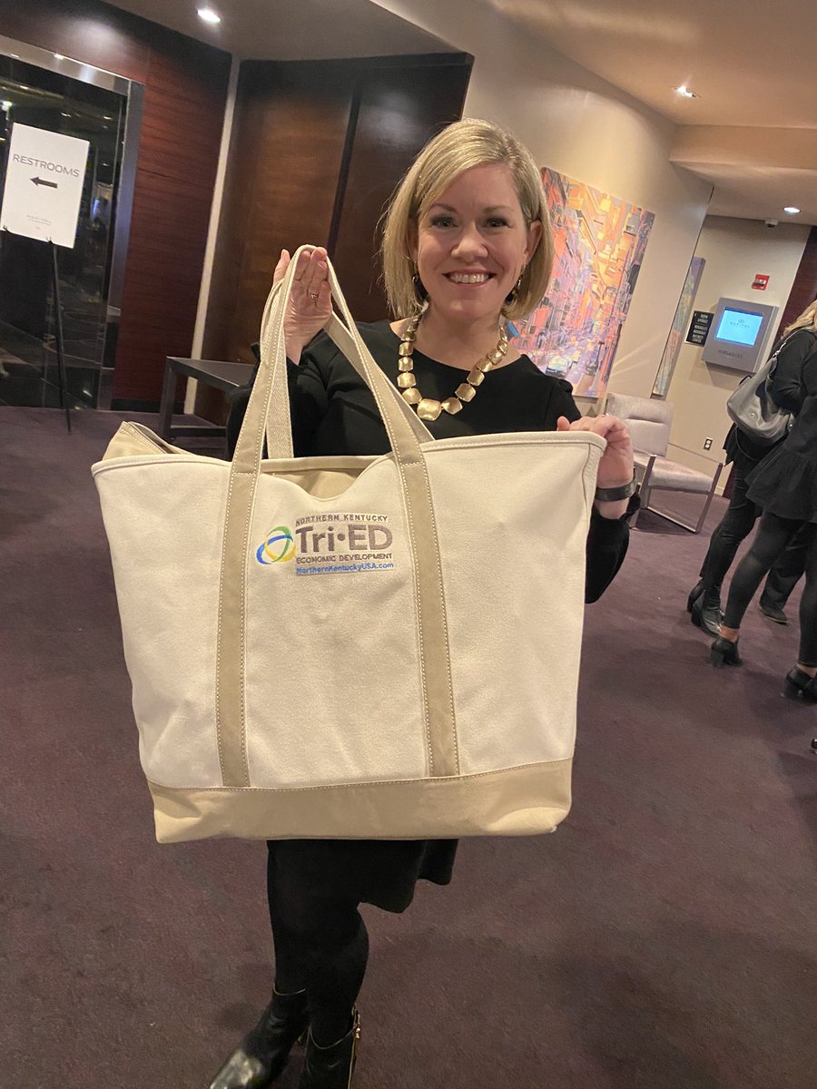 I love a good travel bag! Excited to sponsor the speaker travel bag for the Area Development Women in Economic Development Forum. Looking forward to hearing presentations from leading women site selection consultants. @NKY_EconDev @AreaDevelopment #chooseNKY #consultantsforum