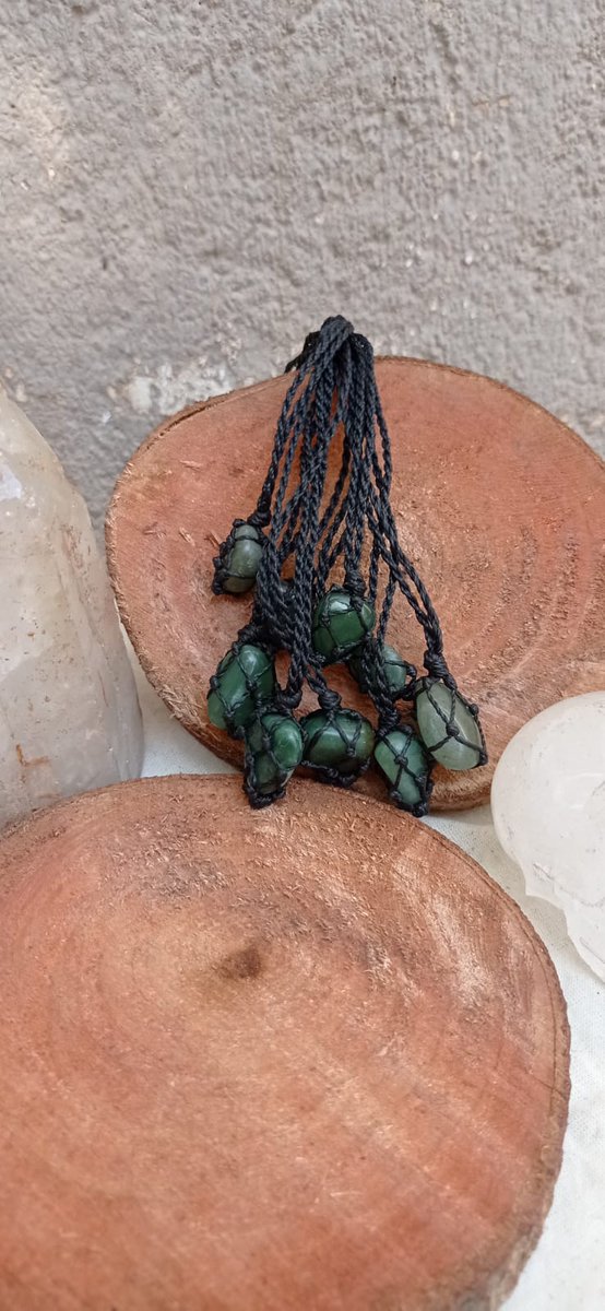 kadoshices's tweet photo. Colar Com Pedra Castroada. R$15,00 Cada.
Temos opções também em Quartzo Verde, Ônix, Basalto, hematita e muitas outras.
...
Lembrando que as pedras são naturais e sofrem variação de cor e tamanho e também sofrem alteração de cor por conta da luz da foto! https://t.co/CAOzlbIEPu