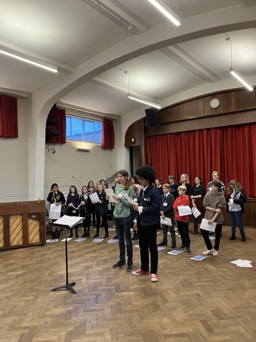 Well done to the young people @hackneychoral who rasied £700 at their fundraising concert for @ChildrenWV. Help this essential charity to purchase a new fridge and freezer for their community food hub. It's not to late to donate and reach the £1000 goal! gofund.me/407a3dbc
