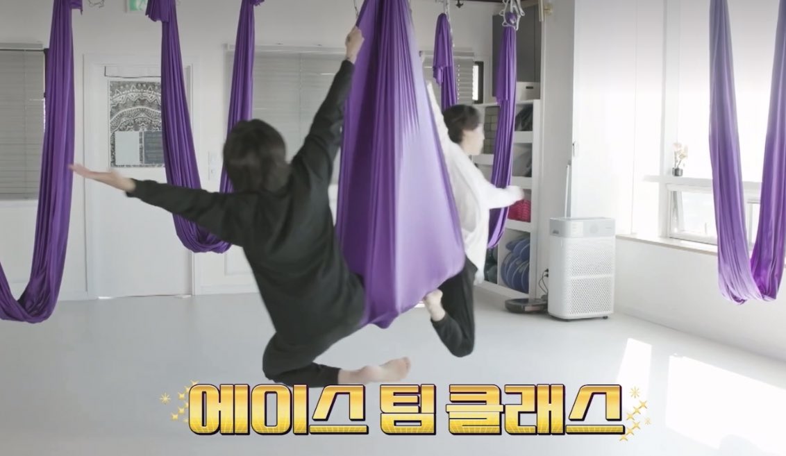 jikookheart's tweet photo. PERFECT POSE FROM THE ACE TEAM 🥰 https://t.co/PpbmDR3QT7