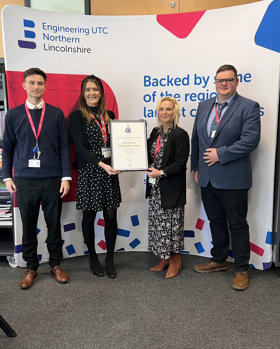 Congratulations Engineering UTC #NorthernLincolnshire <a href="/ENLUTC/">Engineering UTC Northern Lincolnshire</a> on becoming a Directly Licensed Centre of The Duke of Edinburgh’s Award!!

<a href="/DofE_NESY/">DofE NESY</a> <a href="/DofENorth/">DofE North</a> #DofE