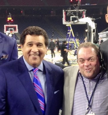 LightningRodJZ's tweet image. I am very honored that my friend and legendary veteran #CBS sportscaster Greg Gumbel will join me this Thursday at 11:00 on Lunch With Lightning!
It will be an informative and fun conversation; so much to discuss in the world of sports today.

#NCAA #NFL #NFLTwitter