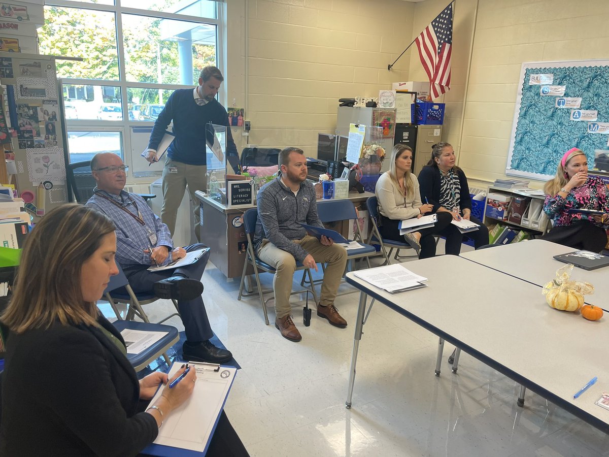 MrsCEastShore's tweet photo. Why is it an awesome day at ESMS??? DOUBLE HQI Lab Site day!!! Teachers learning from teachers @MrsEtense @ServissMrs @Math_with_MrsK @RKravecs3 @MrGenovaESMS #HQI #bestPD https://t.co/cBeC2nB7LU