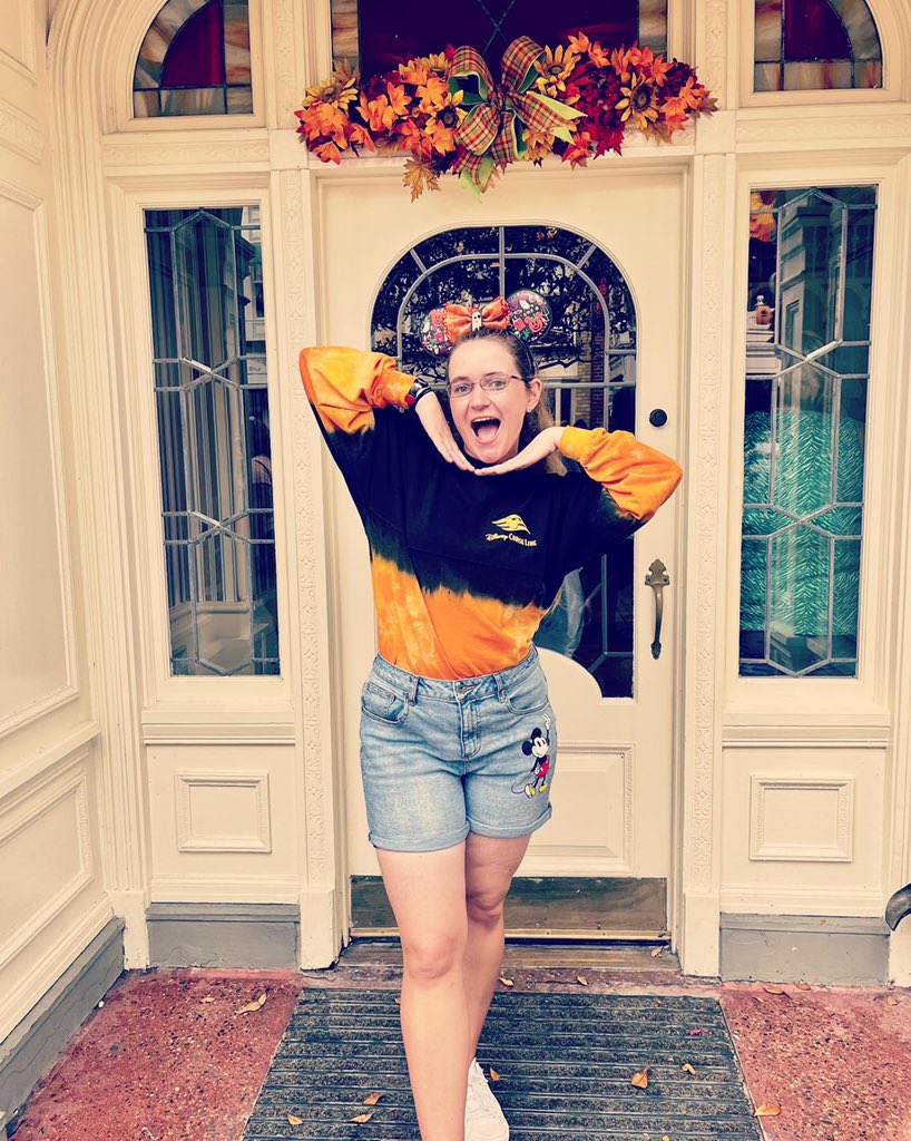 JessiBinnix's tweet photo. Enjoying a boo-tiful day π₯°πππ
#MagicKingdom #DisneyWorld #Disney #Fall #Halloween #Cozy #DisneyStyle #FallAtDisney #SpiritJersey #DisneyCruiseLine #DCL #DisneyCastLife #DisneyCrewLife https://t.co/oTmKWzFtJp