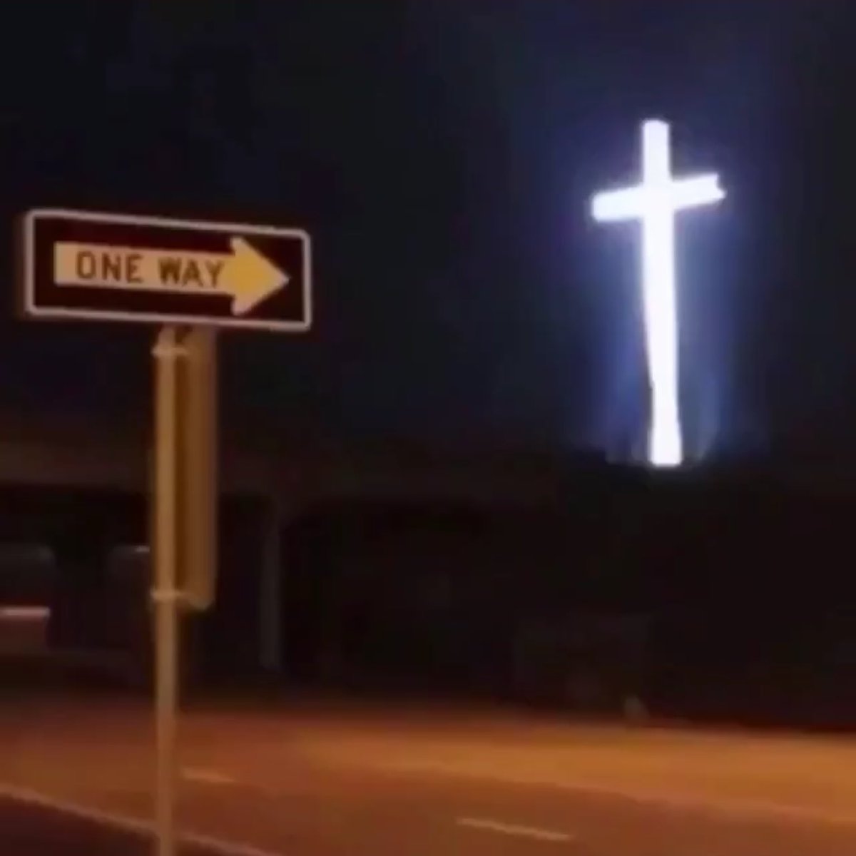 Album Aura 💿 tweet media