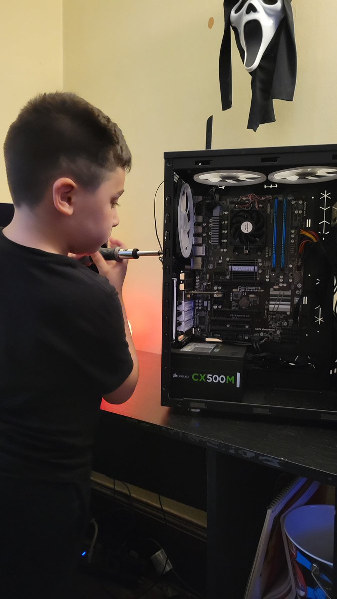 RedShinobii's tweet photo. @beebstv My 6 year old son building his first computer!!! https://t.co/iDK7ksH8dN