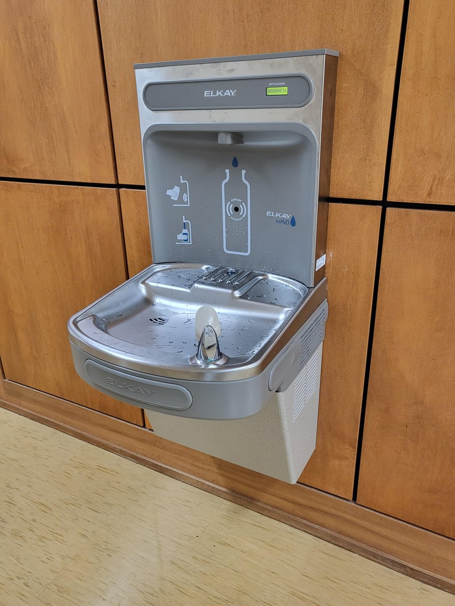 There is a new addition to North Campus, thanks to the Environmental Club. The group raised the money to purchase the water bottle filler through plant and maple syrup sales. #quincyuniversity #environmentalgroup #waterbottlefiller #hydrate #sustainability #savetheplanet