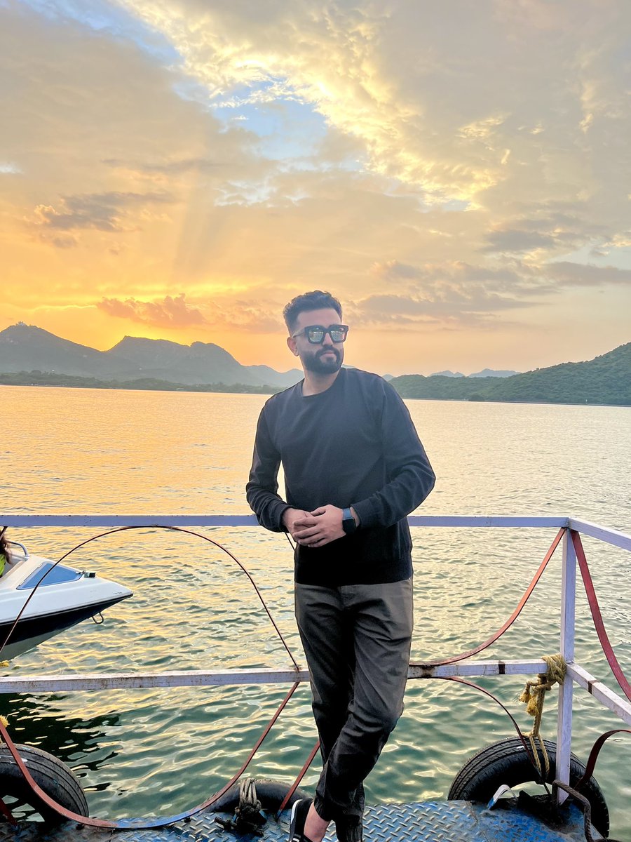 AnasPathan01's tweet photo. Find me where the sky meets the sea.
#anaspathan #anaspathan01 https://t.co/zaBxnPTXEn