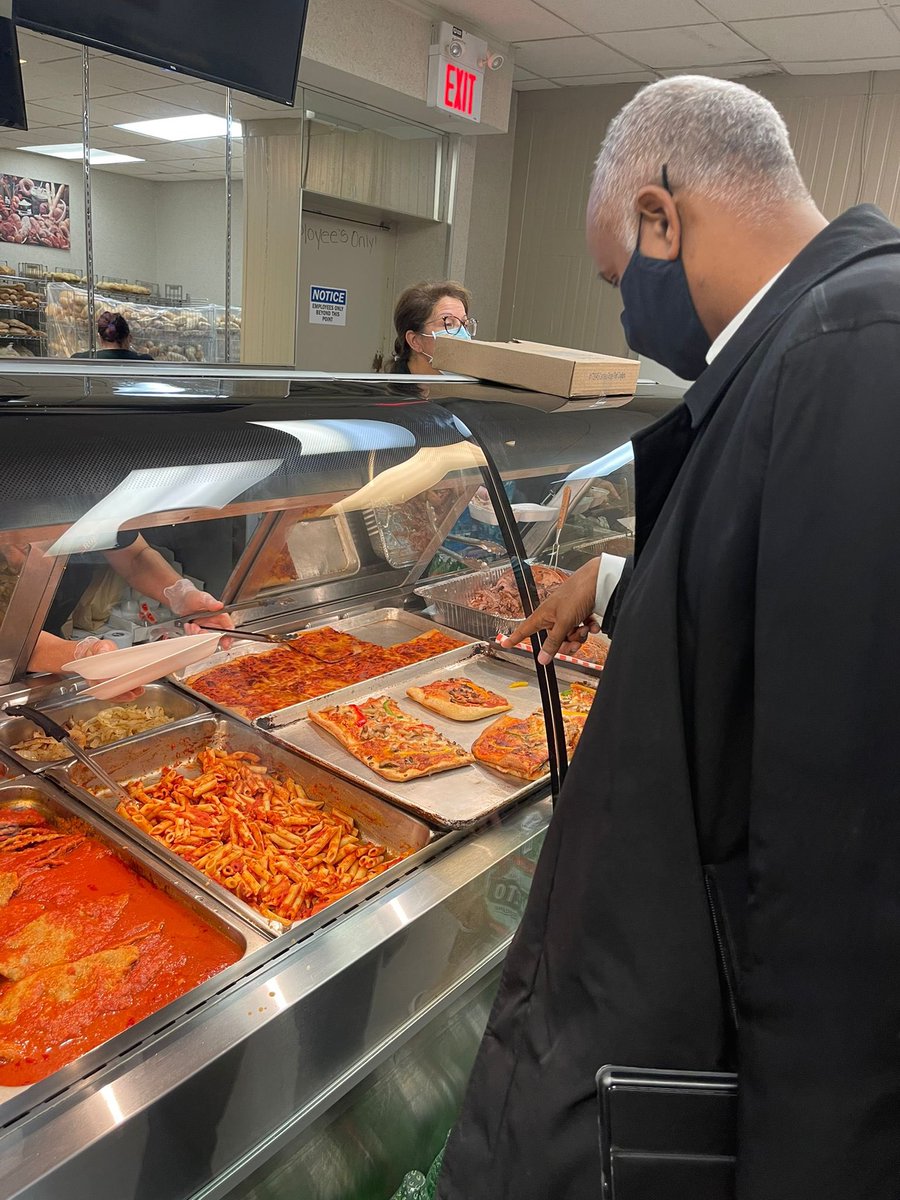 HonAhmedHussen's tweet photo. Whether it’s grabbing a bite to eat or getting coffee with a colleague or friend -- #RusticBakery has you covered. Check it out in #YSW this #SmallBusinessWeek.
#Shoplocal https://t.co/S8wHUPExDd