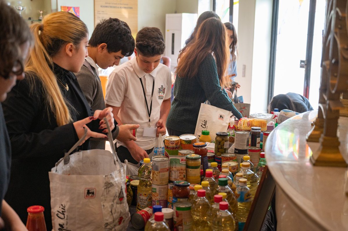 britishschoolro's tweet photo. A big thank you to everyone who participated and helped donate products to the St. Stelian Association. #BSB collected goods at our annual Harvest Festival!

#ConcernForOthers #SfantulStelian https://t.co/unpy4R1tk6