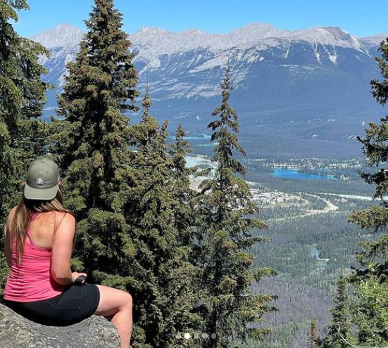 ZenSeekers's tweet photo. Craving those gorgeous fall views? Our #SeekersAmbassador @caseyy_adventures2 has been hiking up a storm (no pun) the last couple years. She brings you six of her fave fall trails!
https://t.co/9ul3NenTlZ

📸: @caseyy_adventures2 (on IG)

#falltrails #fallhike #hikelife https://t.co/P0kY6OgHtL