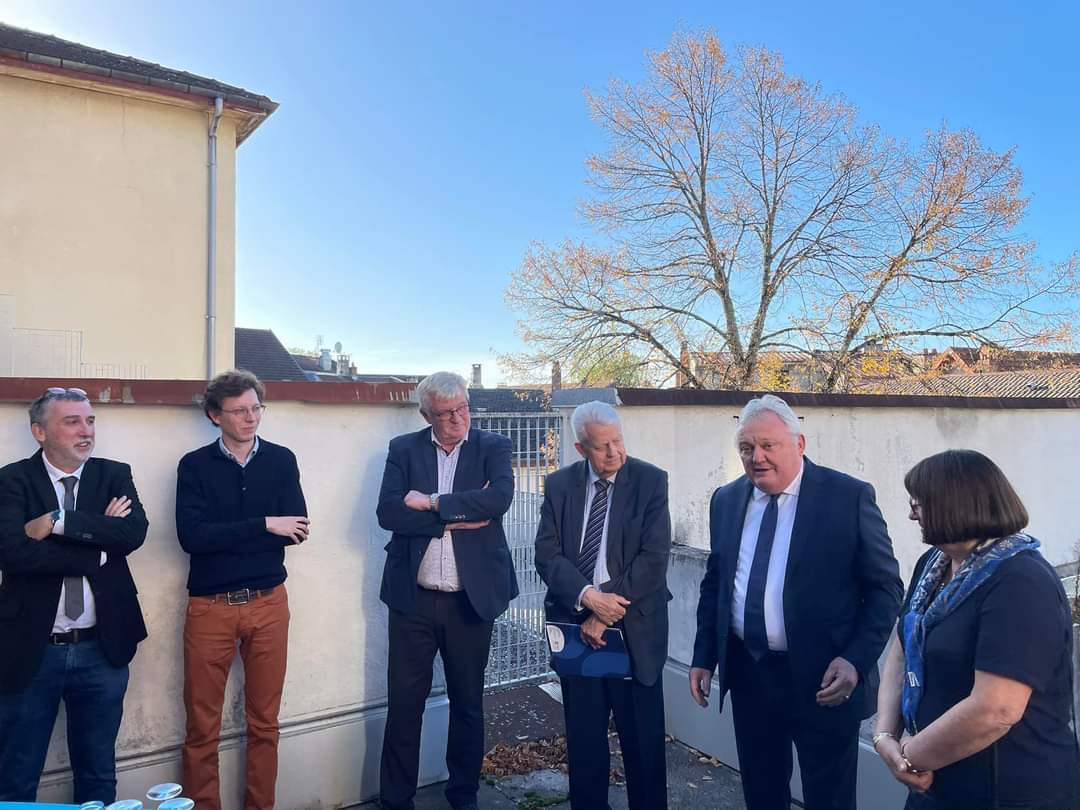 Très belle inauguration aujourd'hui, en présence de Monsieur le Président du Conseil départemental et de Monsieur le Maire  de notre nouvelle antenne à <a href="/champagnole/">pascal</a> où notre équipe accompagne au quotidien plus de 200 personnes protégées.
#UdafduJura #UNAF #famille