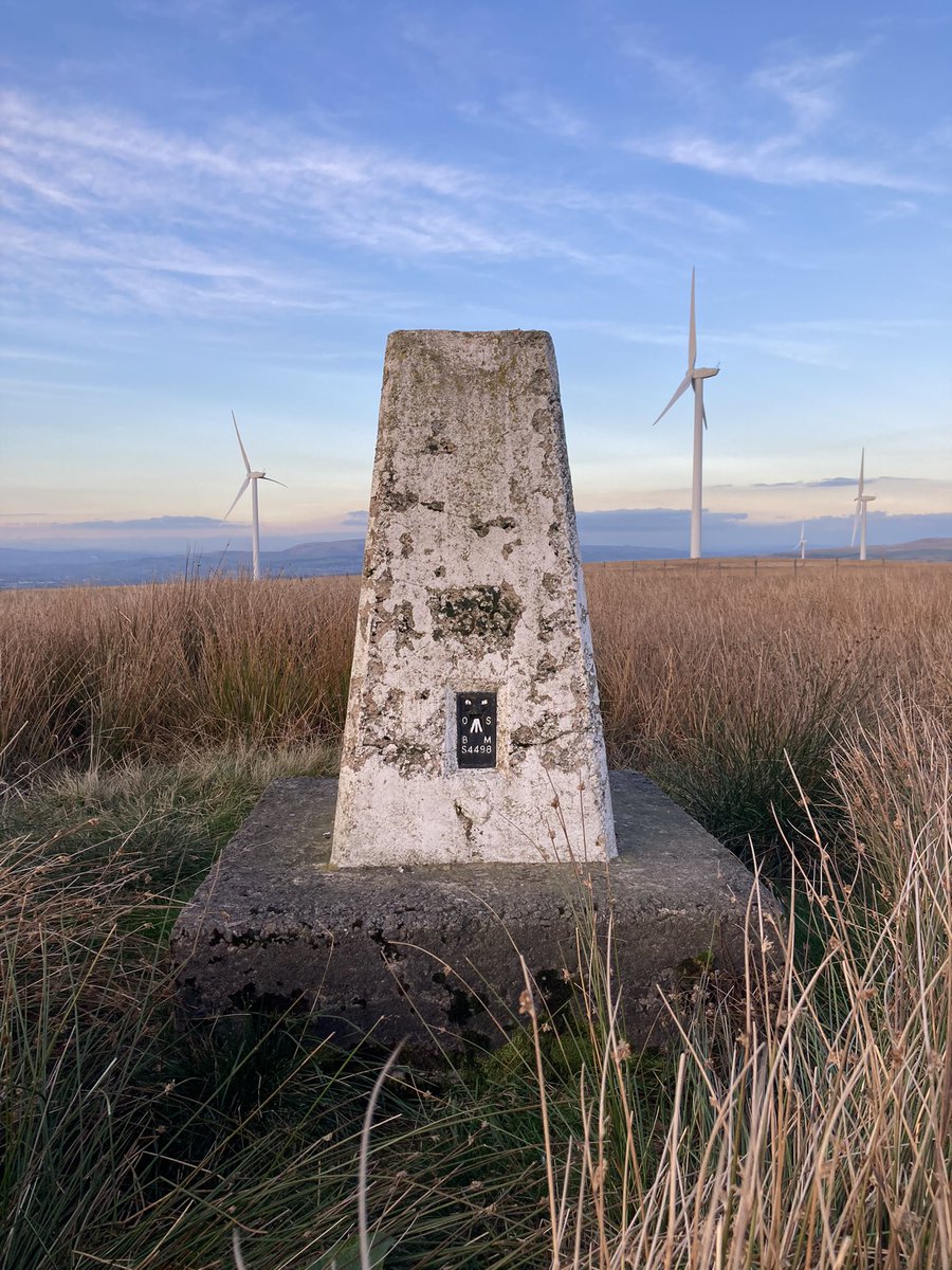 funnypenny's tweet photo. Sunset stroll earlier up to Rushy Hill Trigpoint #RushyHill #Trigpoint #RossendaleWay #Hyndburn #WestPennineWay #WestPennineMoors #EastLancashire https://t.co/8tpOHH3ofA