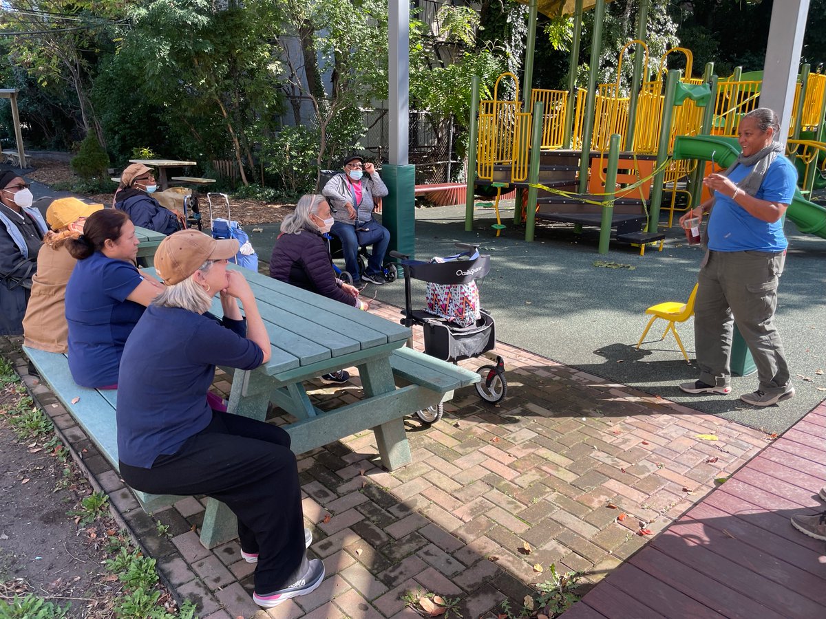 NYRP's tweet photo. In September, our #GardensfortheCity team completed the LARGEST garden build of the year for @unionsettlement in East Harlem! Earlier this month, our #UrbanAg crew had a blast hosting a #seasonextension + #covercrop workshop for 20 senior citizens in their newly built garden! π» https://t.co/KG2UL4Z6HB
