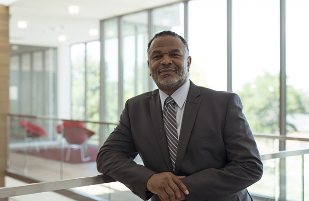 BARS_SW's tweet photo. #MeetTheBARSBoard! Dr. Martell Teasley (@Dr_Teasley) is a Board Member-at-Large. Dr. Teasley is the former Dean of @USocialWork and has been serving @UUtah as the Interim Senior Vice President for Academic Affairs since January 2022. Belated Congrats! https://t.co/K2lR5KwUvF