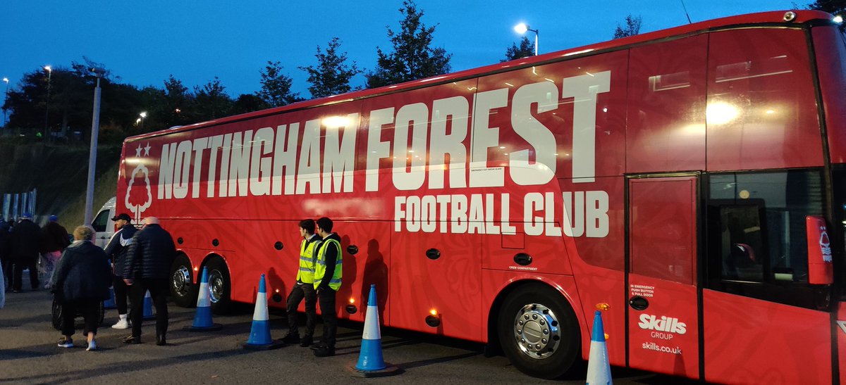gaynordavies's tweet image. #Forest decided to go down the inconspicuous route tonight 👀 #BHAFOR