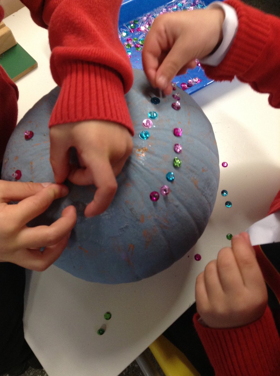 BillyBobbyBear's tweet photo. Pumpkin decorating to improve finger fitness in Anning class today. https://t.co/sn0LmseiyY