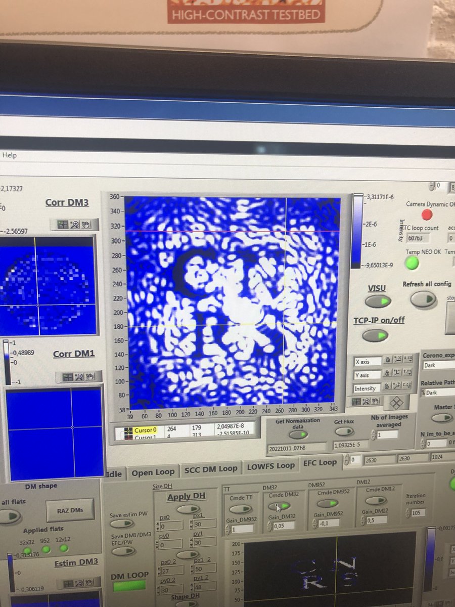 Au cours des visites insolites #CNRSinsolite #FdS2022 au @LesiaAstro @Obs_Paris les visiteurs ont pu 'écrire' sur les étoiles... ou plus précisément créer des zones de haut contraste dans la tache de diffraction d'une étoile, une technique développée pour imager des exoplanètes!!