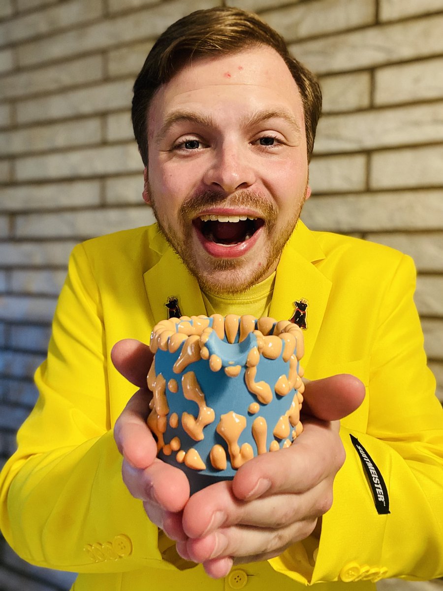 AaronOzee's tweet photo. Thank you, @Sethrogen, for gifting me your exclusive blue and orange Gloopy Ashtray on behalf of Houseplant.
Regulus and I have always considered you a remarkable friend. We are sending you our love and delicious blocks of cheese!
#Regulus #RegulusBook #RegulusMovie #AaronOzee https://t.co/PskwRD99MJ