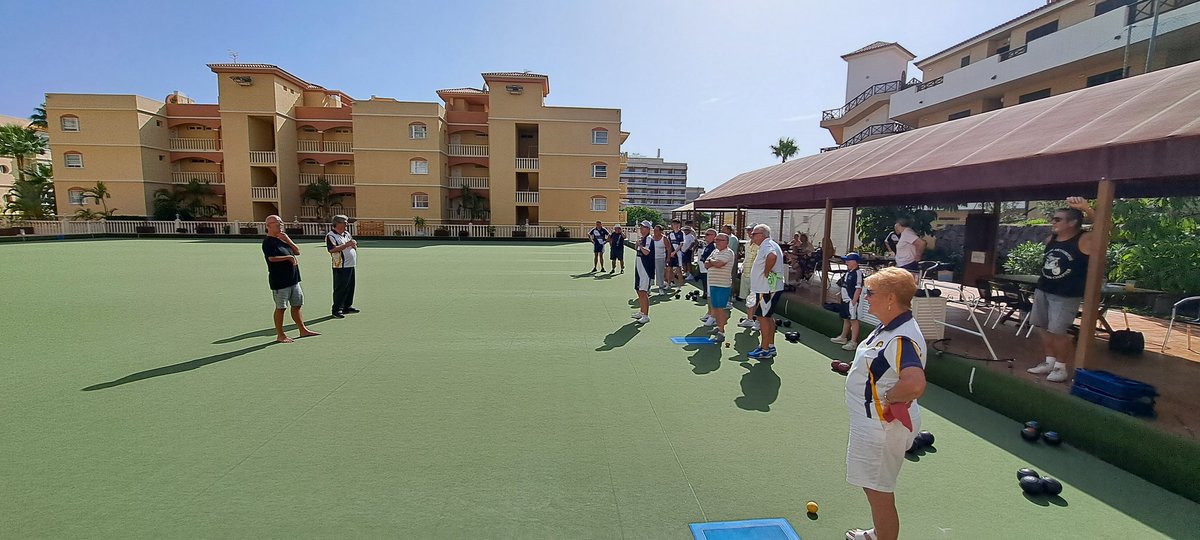 thebowlsacademy's tweet photo. Day 2 : Afternoon Session - Tenerife Green Bowls 6 v 4 Yoker Academy. With 2 rinks up and 2 down it was all down to the last bowl of the last game needing a 3 to win bonus points...unfortunately it was not to be 😪 REST DAY TOMORROW 🏊‍♀️🇮🇨⛱️ @BowlsScotland @Glasgow_Sport #YBAJET2 https://t.co/soOtwUGJLD