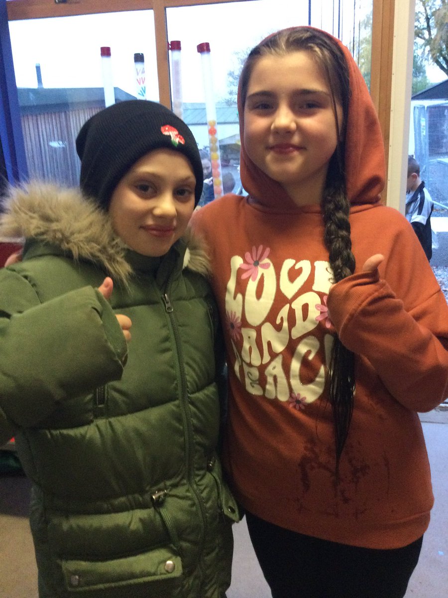 Class3l's tweet image. Just enjoying a quiz after dinner. What a busy day but lots of fun was had by all.