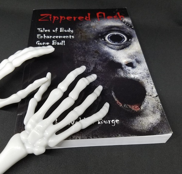 weldonburge's tweet photo. This is the first book published by Smart Rhino Publications, and still our most popular anthology. If you're looking for horror stories to get you into the Halloween mood, this will do the trick! #bodyhorror #horrorfiction #horrorstories #horror

https://t.co/msRM8FCZ54 https://t.co/kg3PdQMBm4