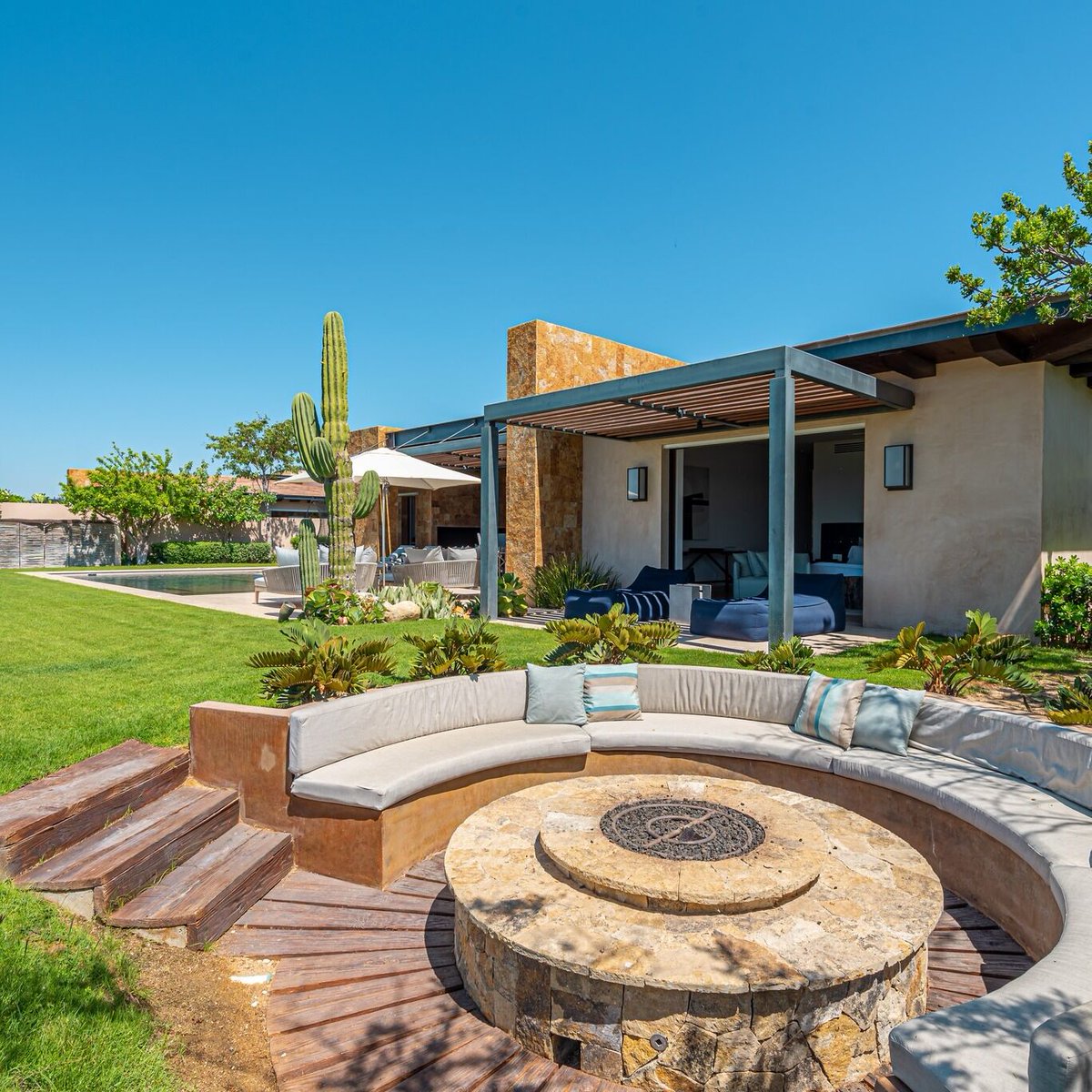 TheAgencyBaja's tweet photo. WEST ENCLAVE VILLA 25
Offered at $7,600,000 USD
6 BEDS | 6 BATHS | 5,812.51 AC SF | MLS: 22-2761
Listed by: Janet Jensen & Fabian Bouffier
Learn more about this property:
https://t.co/h1WcnvBUee
#WestEnclave #TheAgency #TheAgencyre #TheAgencyLosCabos https://t.co/GmjSTJ8TGR