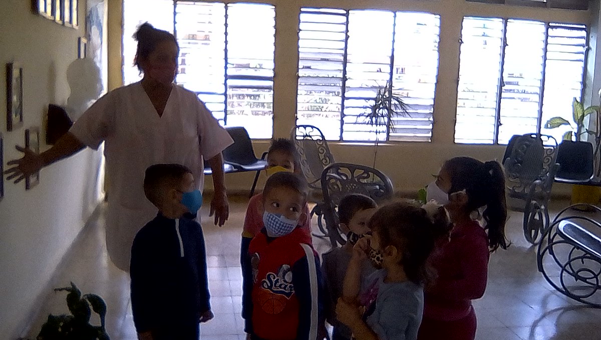 alegres_ci's tweet photo. Saludamos la Jornada Ideològica Camilo_Che, inculcando en nuestros niños El amor a la Patria #CubaViveEnSuHstoria https://t.co/afsVO4QzkM
