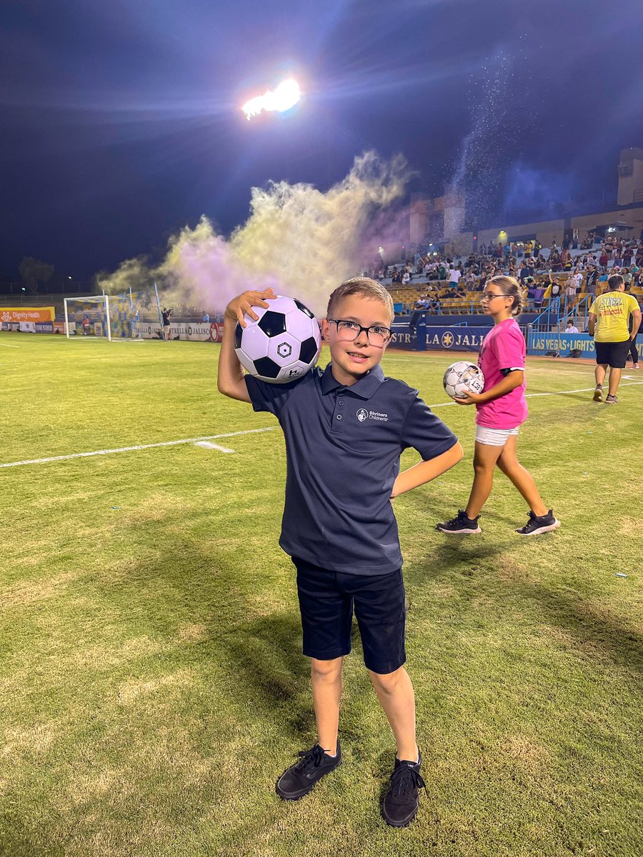 Carter quite literally kicked off his time as a Patient Ambassador by doing the first kick at the Las Vegas Lights game, (FYI, he crushed it!) Thank you, @lvlightsfc for giving Carter this amazing experience ! 🙌