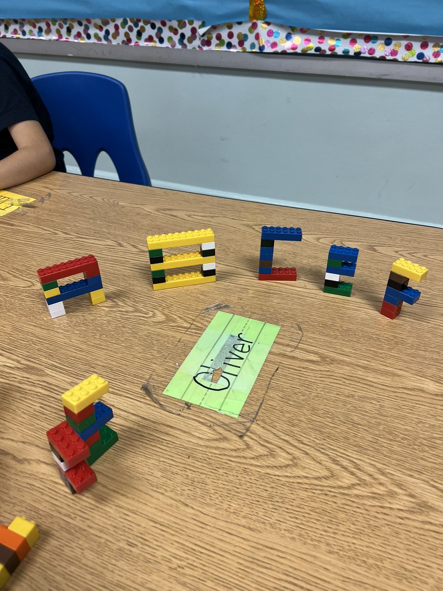 It’s never too young to learn about the #DesignProcess #STEM Kindergartners planning and designing letters of the alphabet using legos! @LindenSchoolsNJ @LPSTech_ @CSforALL @Cs4Nj @LindenSchoolOne