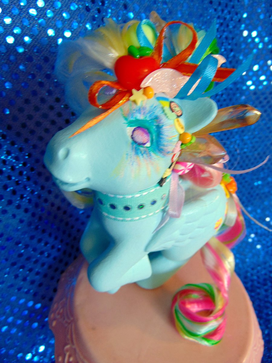 ManaCrafts's tweet photo. Spooky Kawaii Sugar Apple is now ready for adoption!
Etsy listing: https://t.co/Hb4Iy1i56x
#Pegasus #sugarapple #MLP #mlpfanart #mlpart #mylittlepony #custompony #mlpcustom #custommlp #craft #spookyseason #halloween2022 #Halloween #80smlp #vintagetoy #toycollector #mlpcollector https://t.co/uV5Cr1xbQA