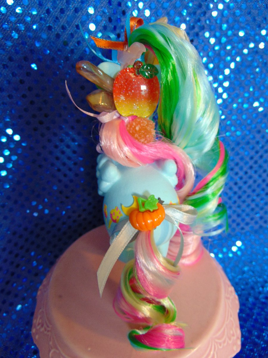 ManaCrafts's tweet photo. Spooky Kawaii Sugar Apple is now ready for adoption!
Etsy listing: https://t.co/Hb4Iy1i56x
#Pegasus #sugarapple #MLP #mlpfanart #mlpart #mylittlepony #custompony #mlpcustom #custommlp #craft #spookyseason #halloween2022 #Halloween #80smlp #vintagetoy #toycollector #mlpcollector https://t.co/uV5Cr1xbQA