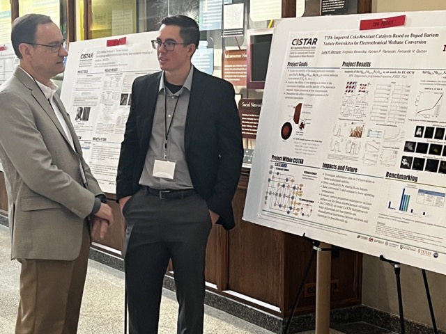CISTAR_ERC's tweet photo. CISTAR Fellows presented their research to CISTAR industrial members today at @undcbe! A big thank you to @NotreDameEnergy for all their help with planning & hosting the 2022 CISTAR Biannual Meeting! #decarbonization #PosterSession #graduatestudents #nsf #nsferc https://t.co/yPh9k6YZlJ