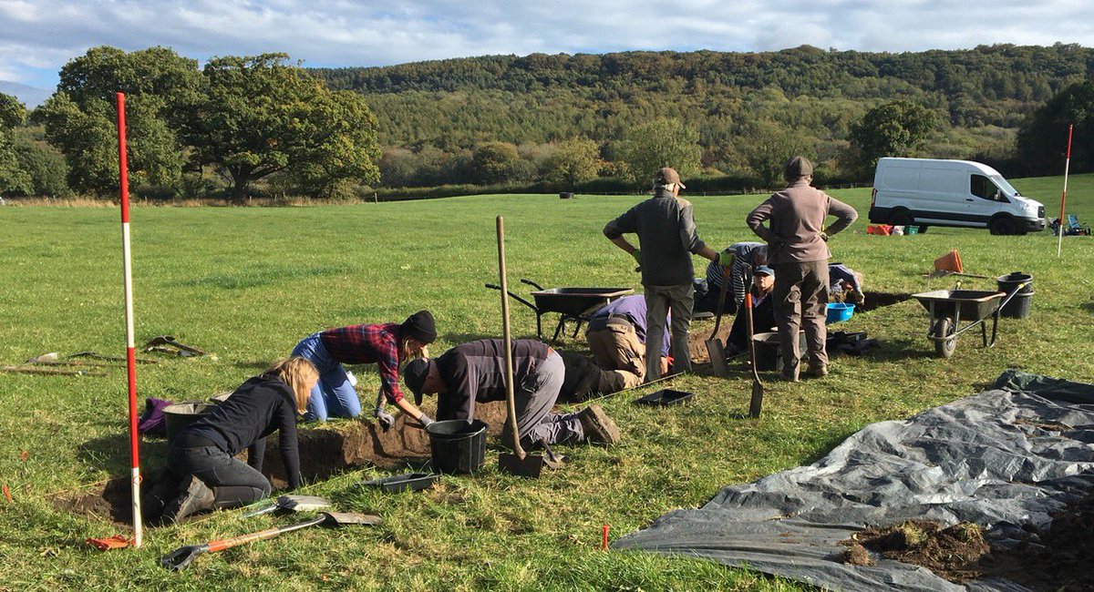 SAHS_org's tweet photo. A weekend excavating at Thorn Park Farm, near Raincliffe Wood, exploring a square enclosure seen on aerial photographs. @SAHS_org discovered a deep gully which may have held a line of upright wooden posts forming a palisade. We now await radiocarbon results. https://t.co/EUE1HVil3i